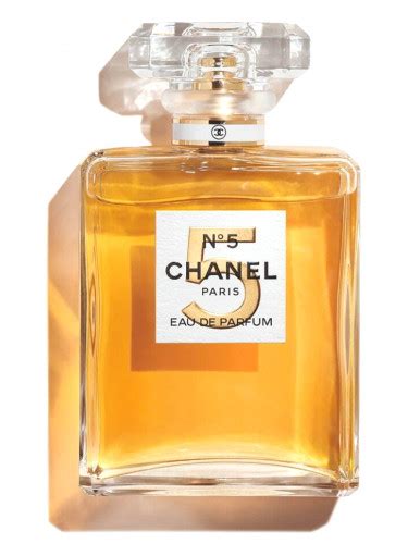 Chanel No 5: Ask For The Moon 